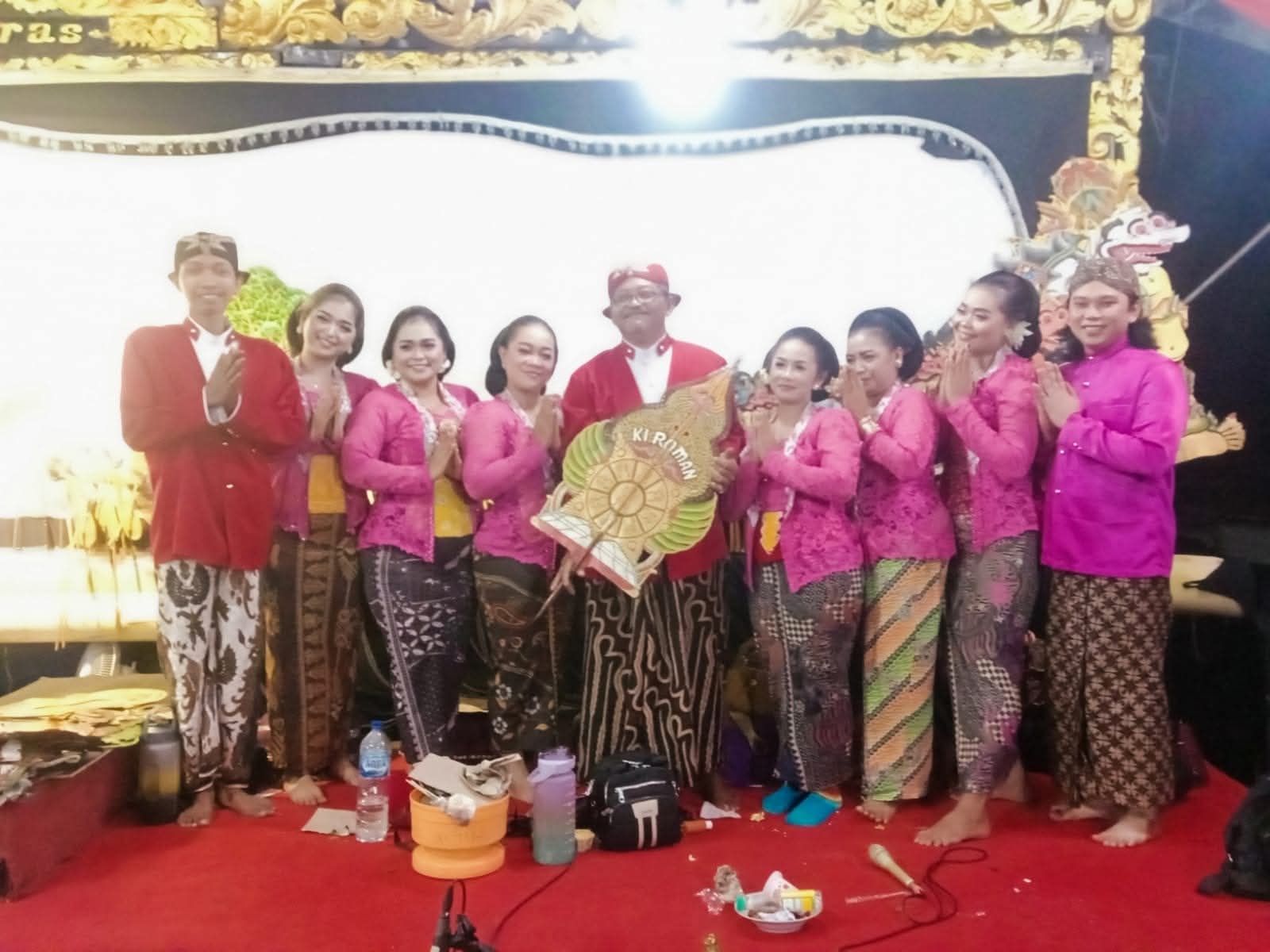 Dalang Wayang Kulit Podo Laras
